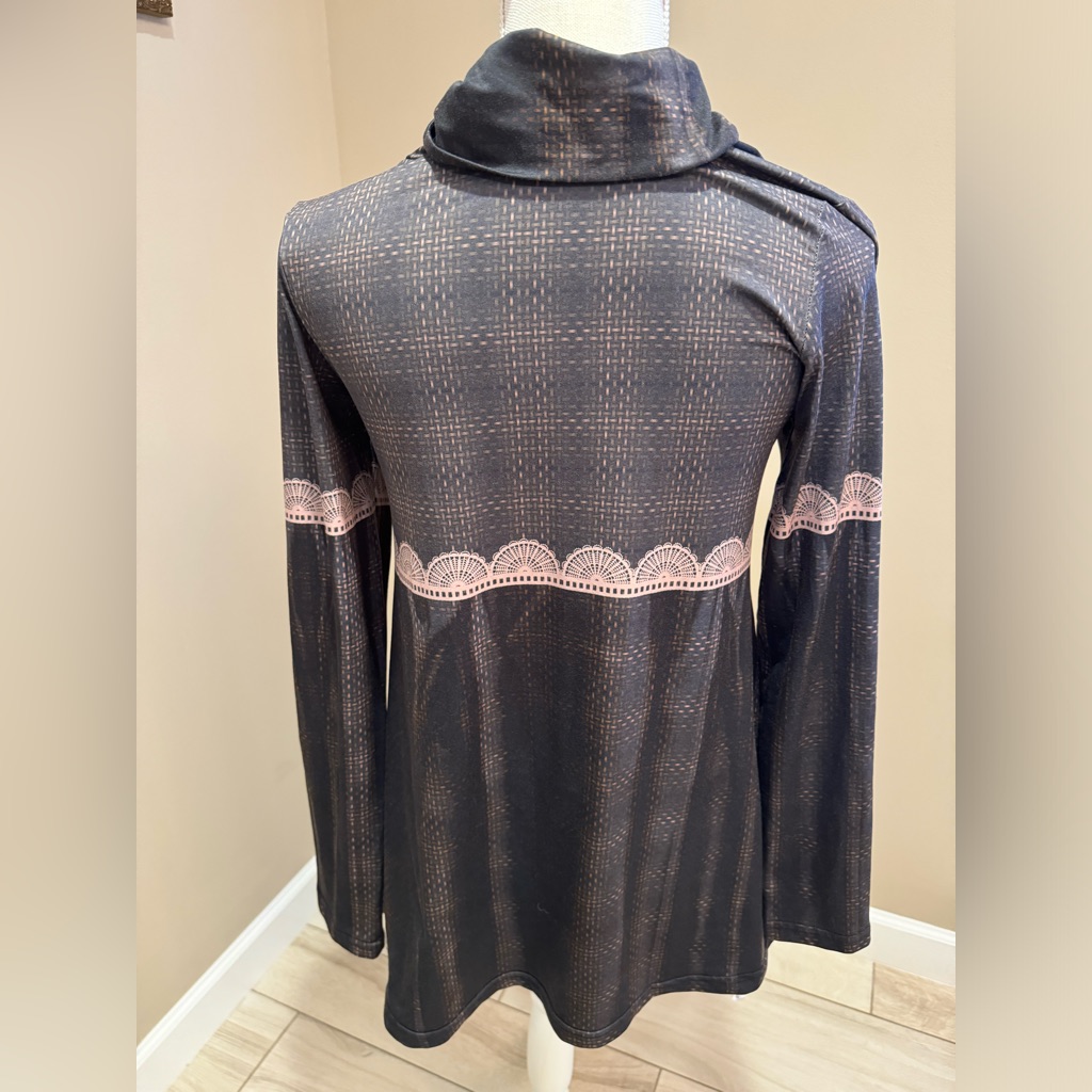 5 For $30 Azalea Super Soft Workout Top — image 4 of 6
